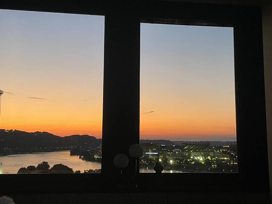 Luxury At The Point Easy Access To And From Downtown 24-7 Parking Apartamento *