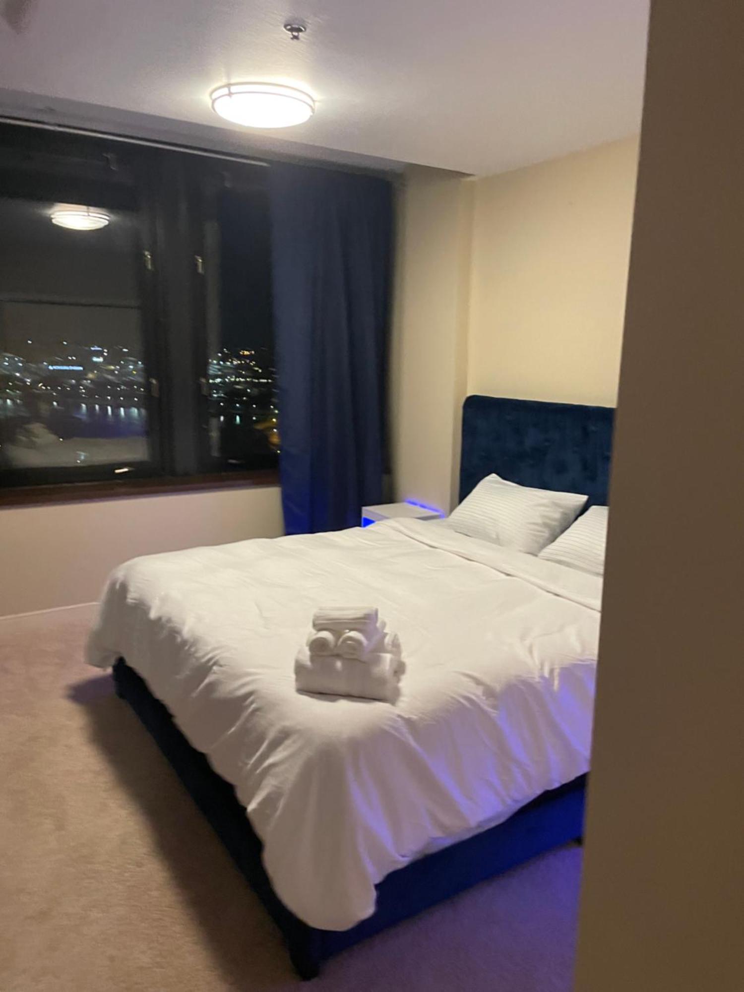 Luxury At The Point Easy Access To And From Downtown 24-7 Parking Apartamento Pittsburgh